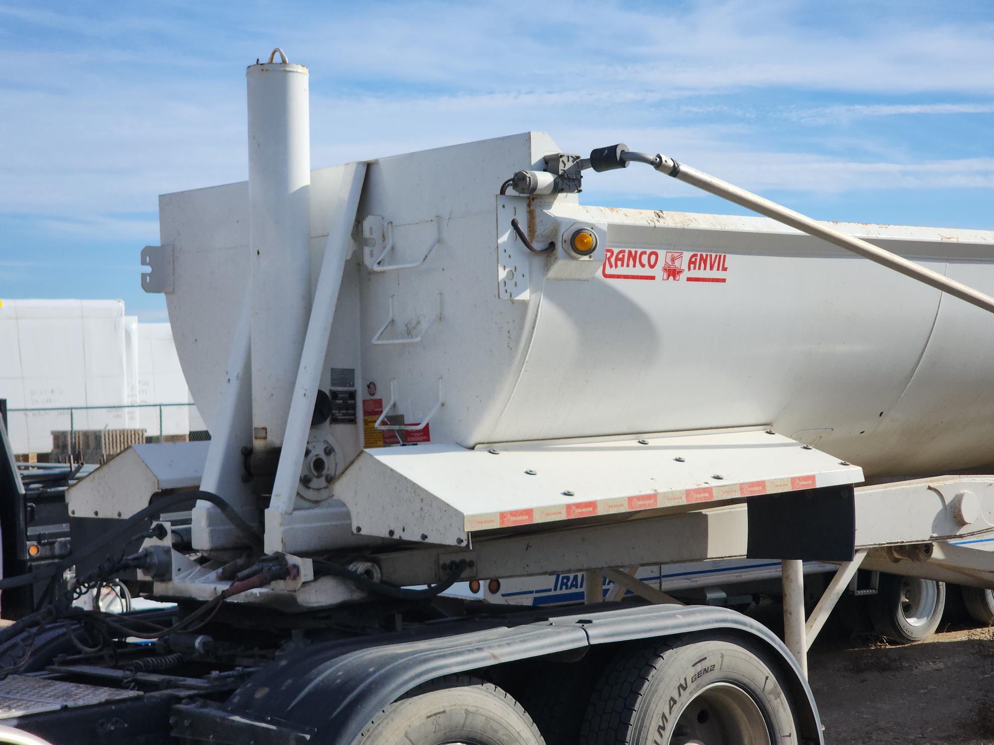 2022 DRAGON 36' x 102" - view 2 of 21