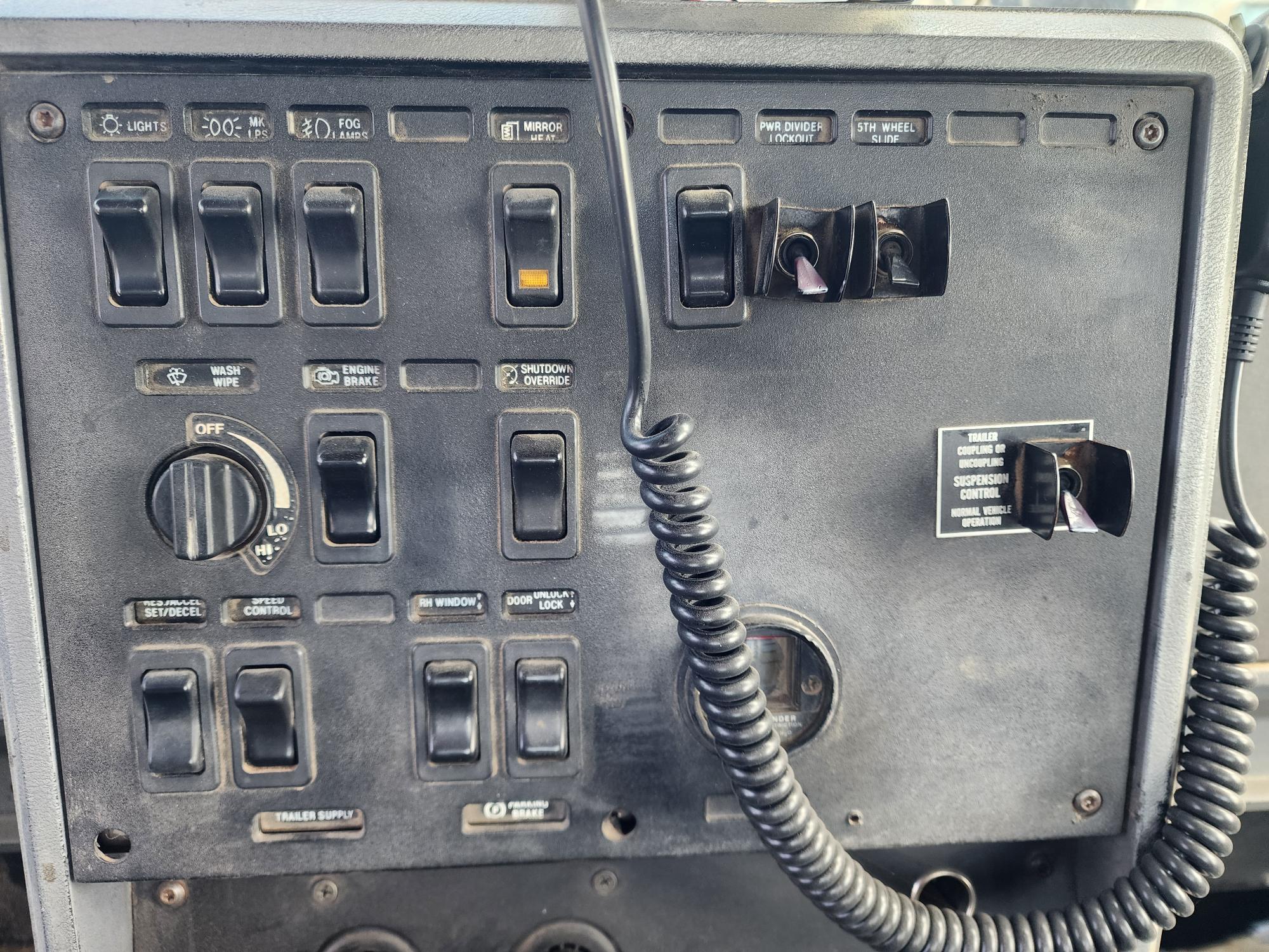 1998 MACK CH613 - Image 16