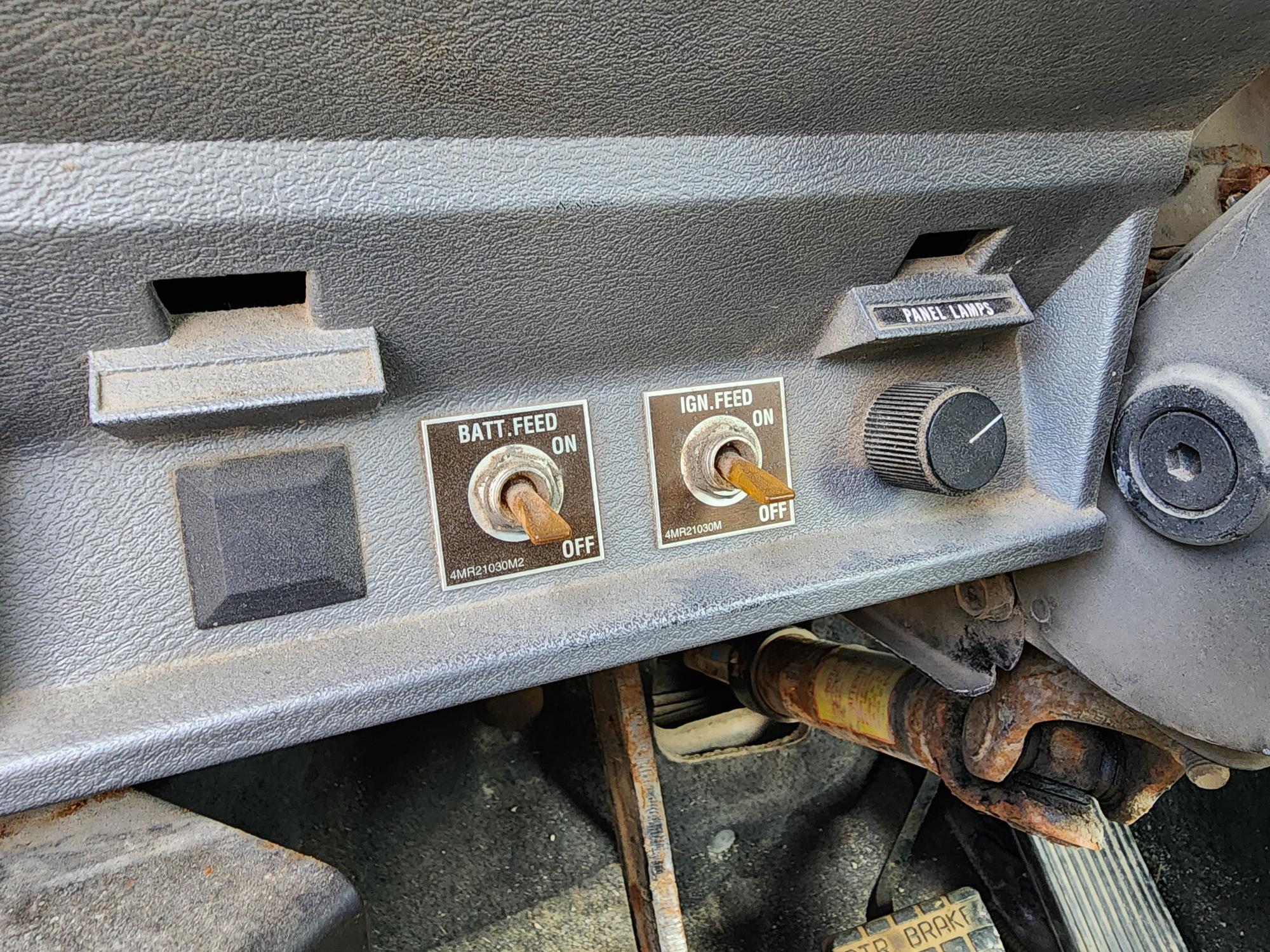 1998 MACK CH613 - Image 23