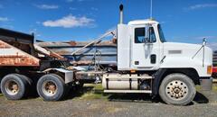 1998 MACK CH613 - Image 2