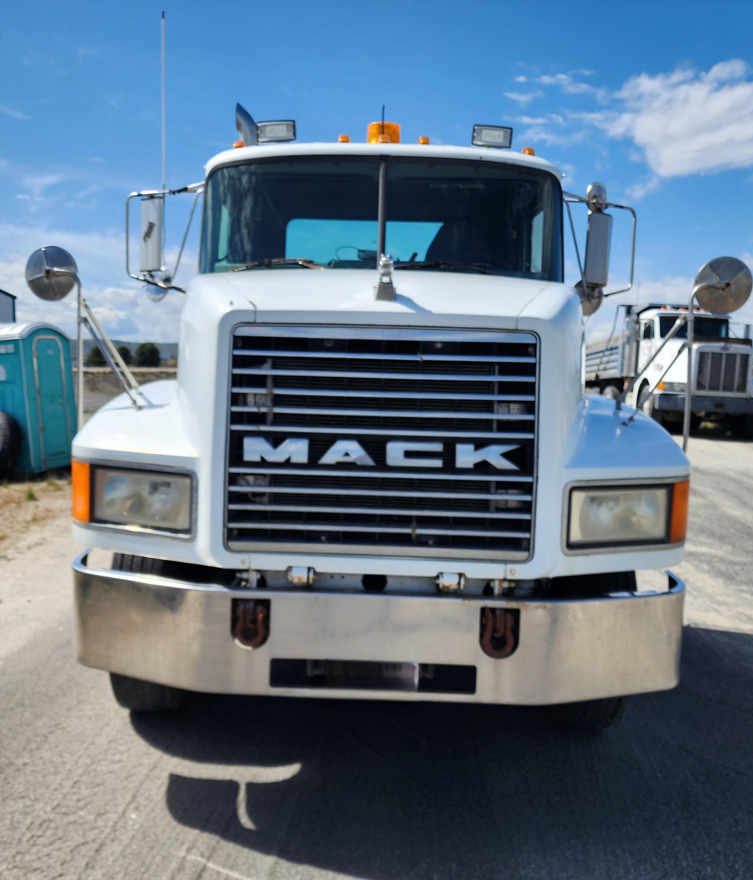 1998 MACK CH613 - Image 8
