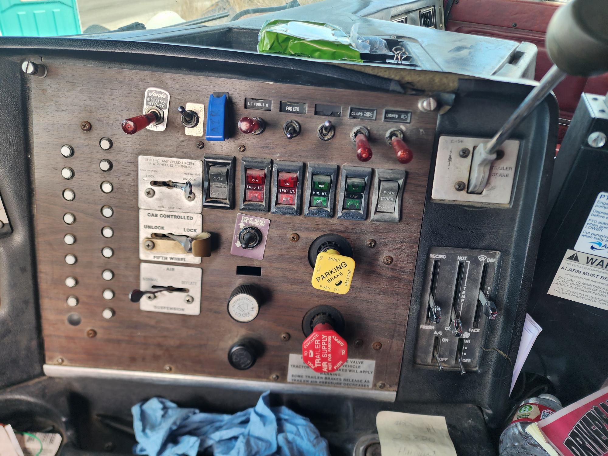 1985 PETERBILT 362 - Image 14