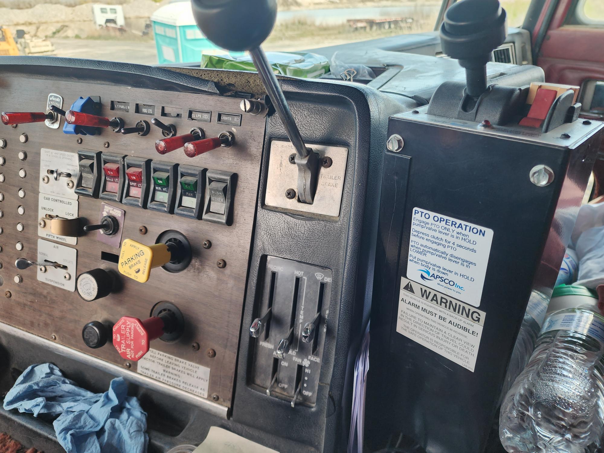 1985 PETERBILT 362 - Image 18