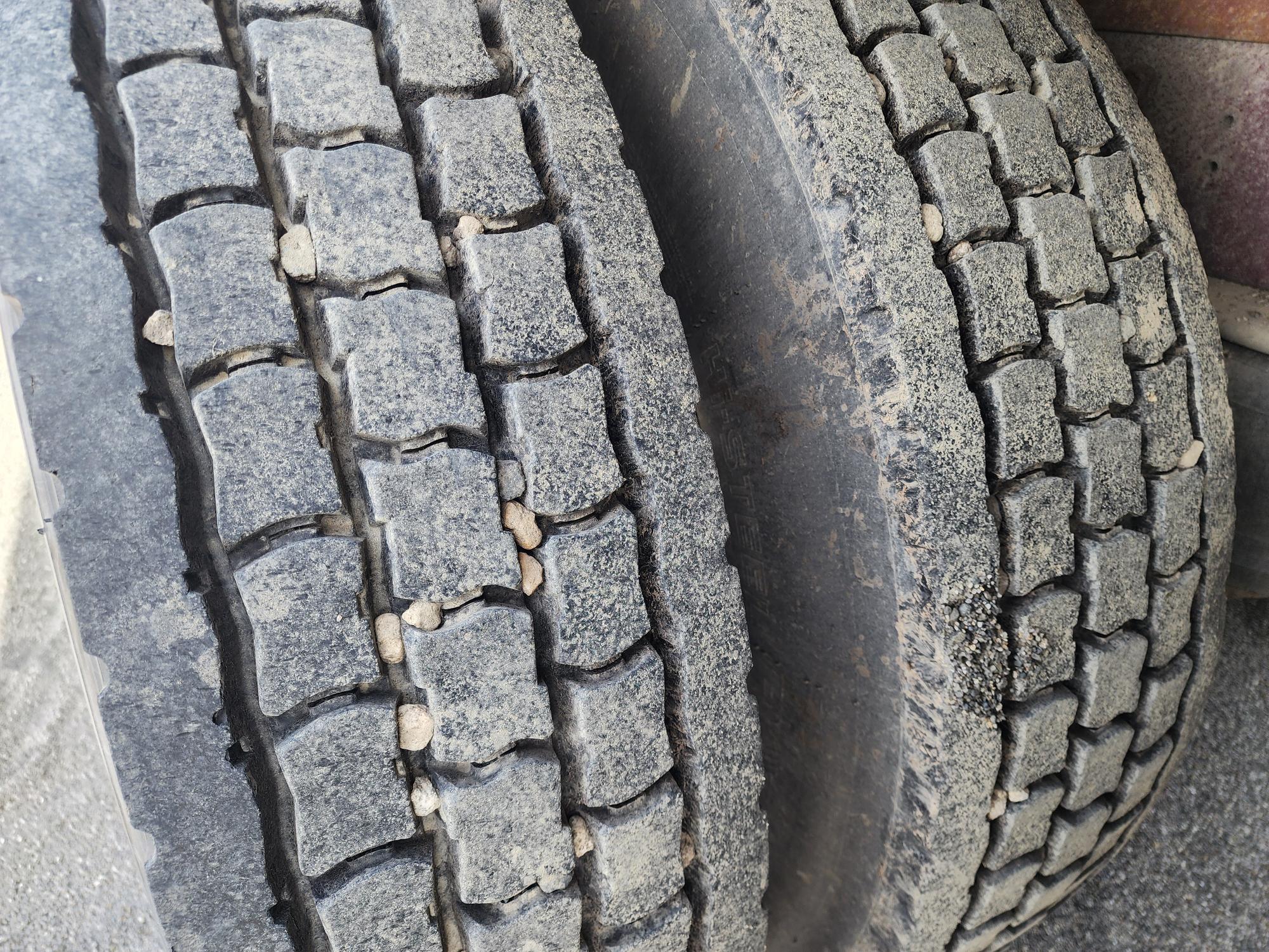 1985 PETERBILT 362 - Image 24