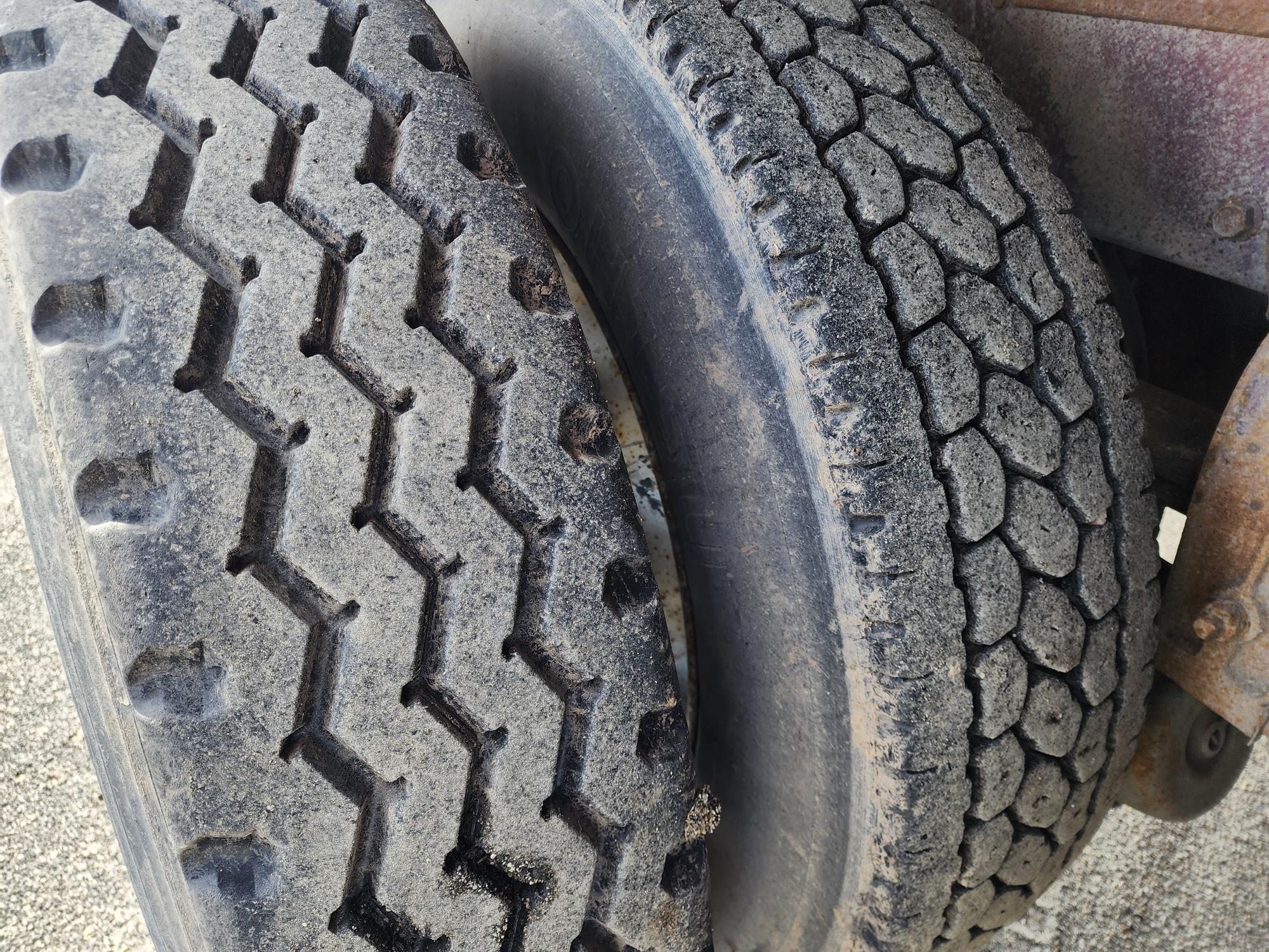 1985 PETERBILT 362 - Image 27