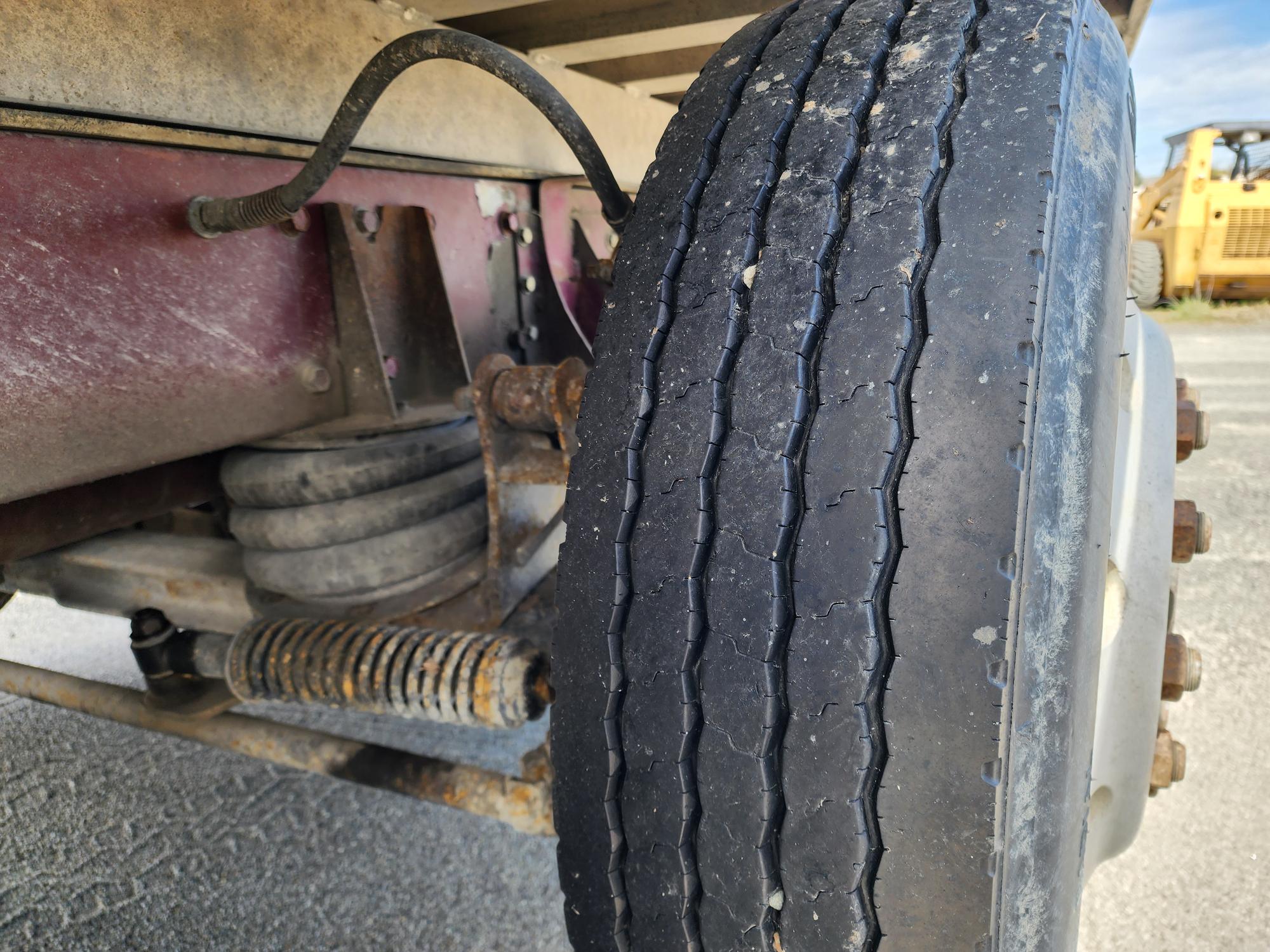 1985 PETERBILT 362 - Image 31