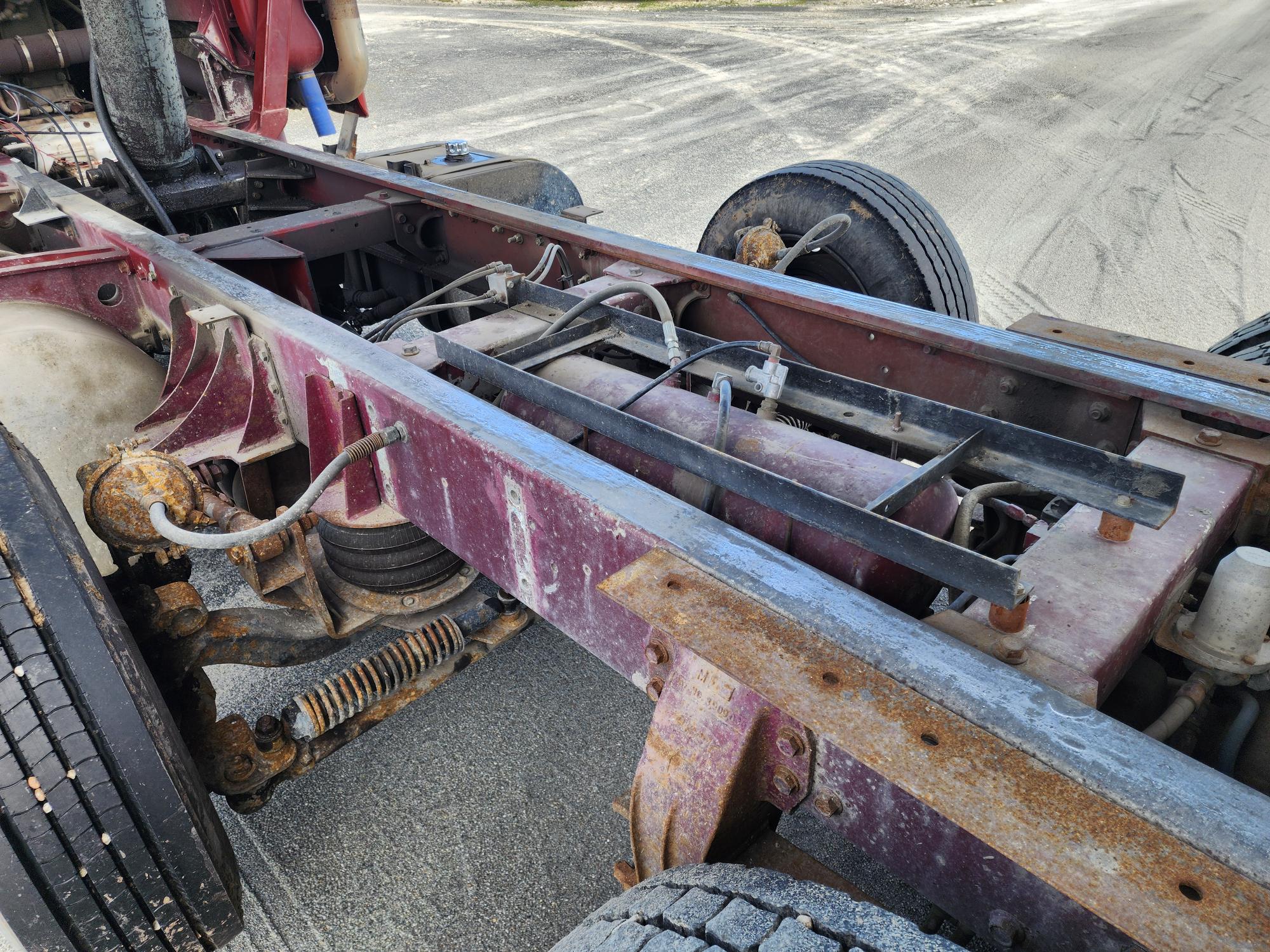 1985 PETERBILT 362 - Image 37