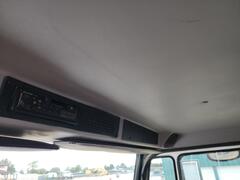 1999 FREIGHTLINER FL70 - Image 16