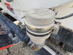 1999 FREIGHTLINER FL70 - Image 24