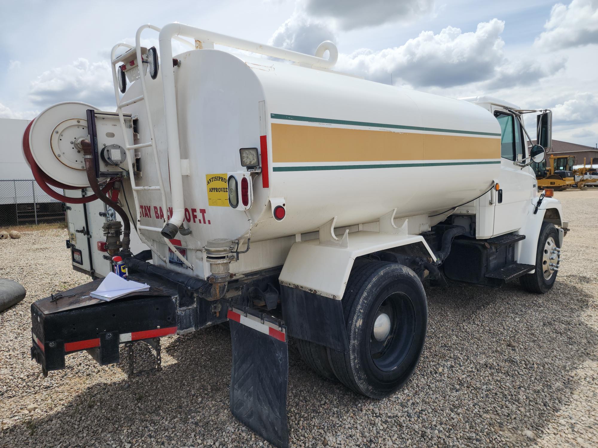 1999 FREIGHTLINER FL70 - view 5 of 31