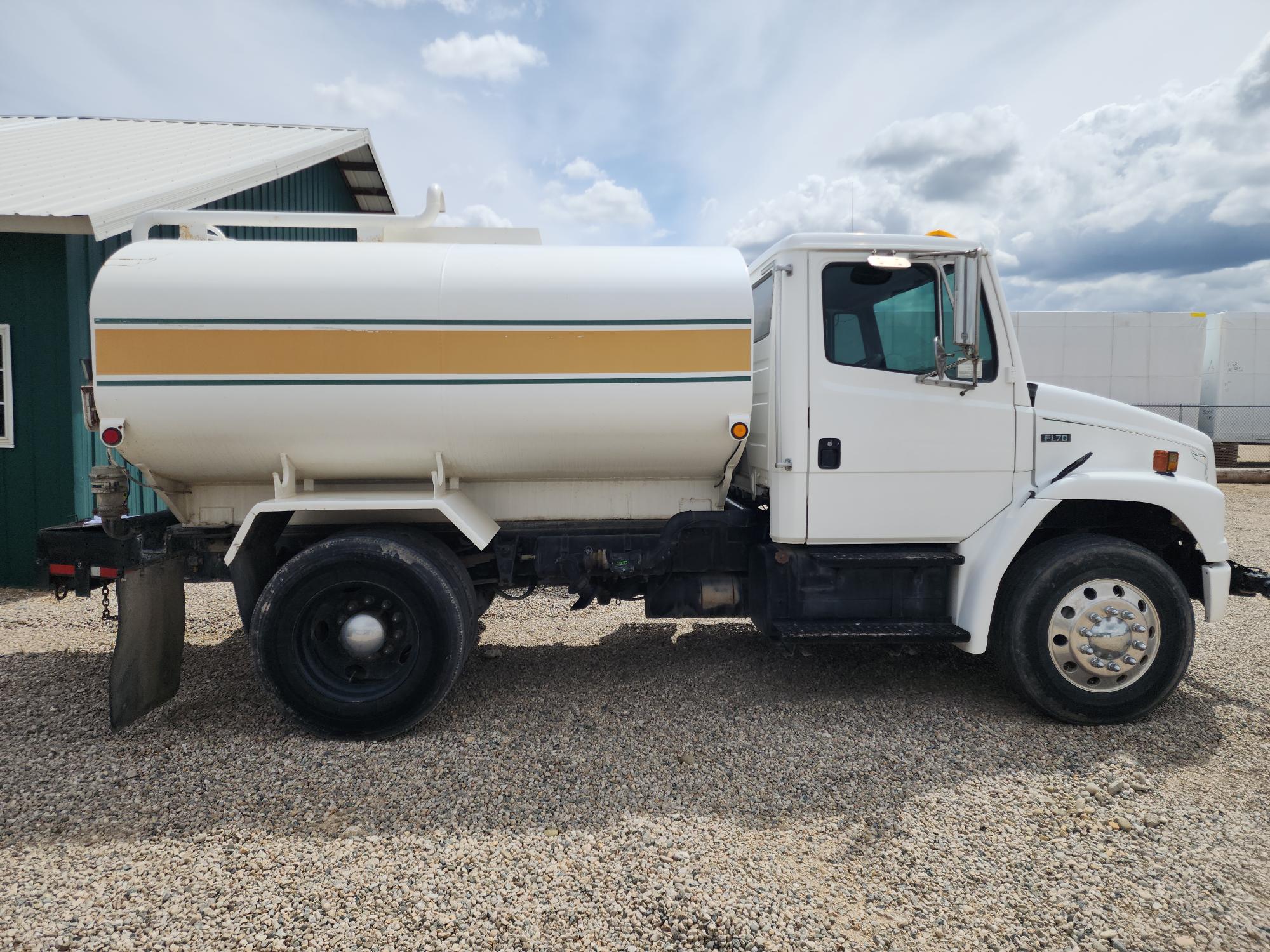 1999 FREIGHTLINER FL70 - Image 6