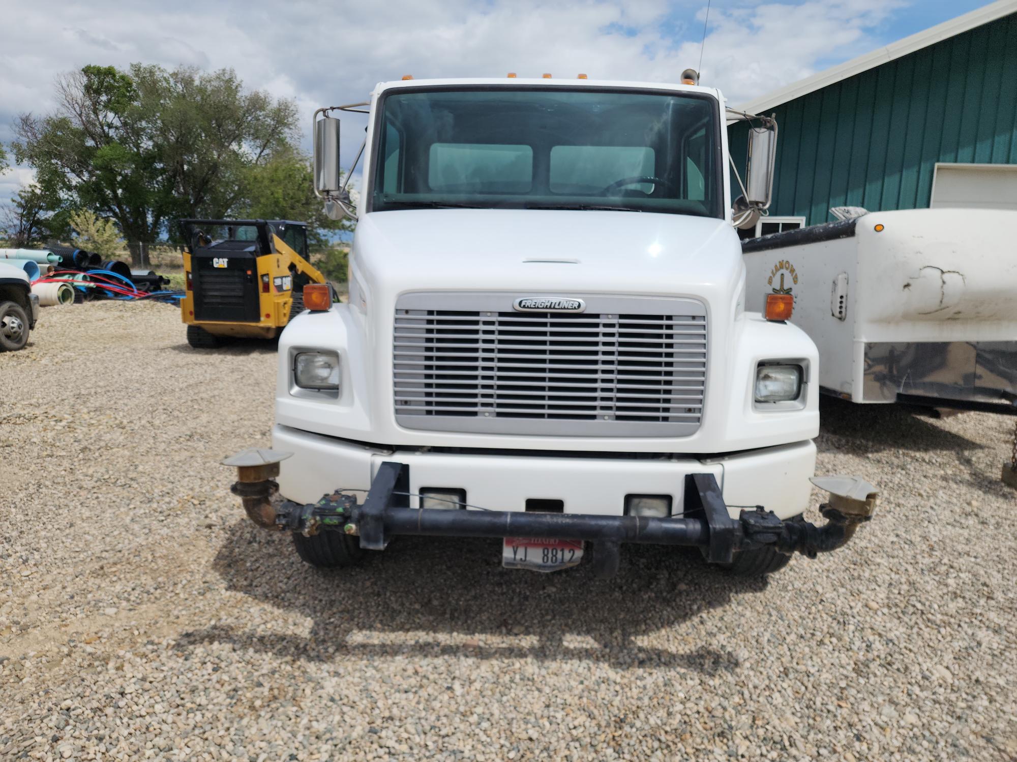 1999 FREIGHTLINER FL70 - view 8 of 31