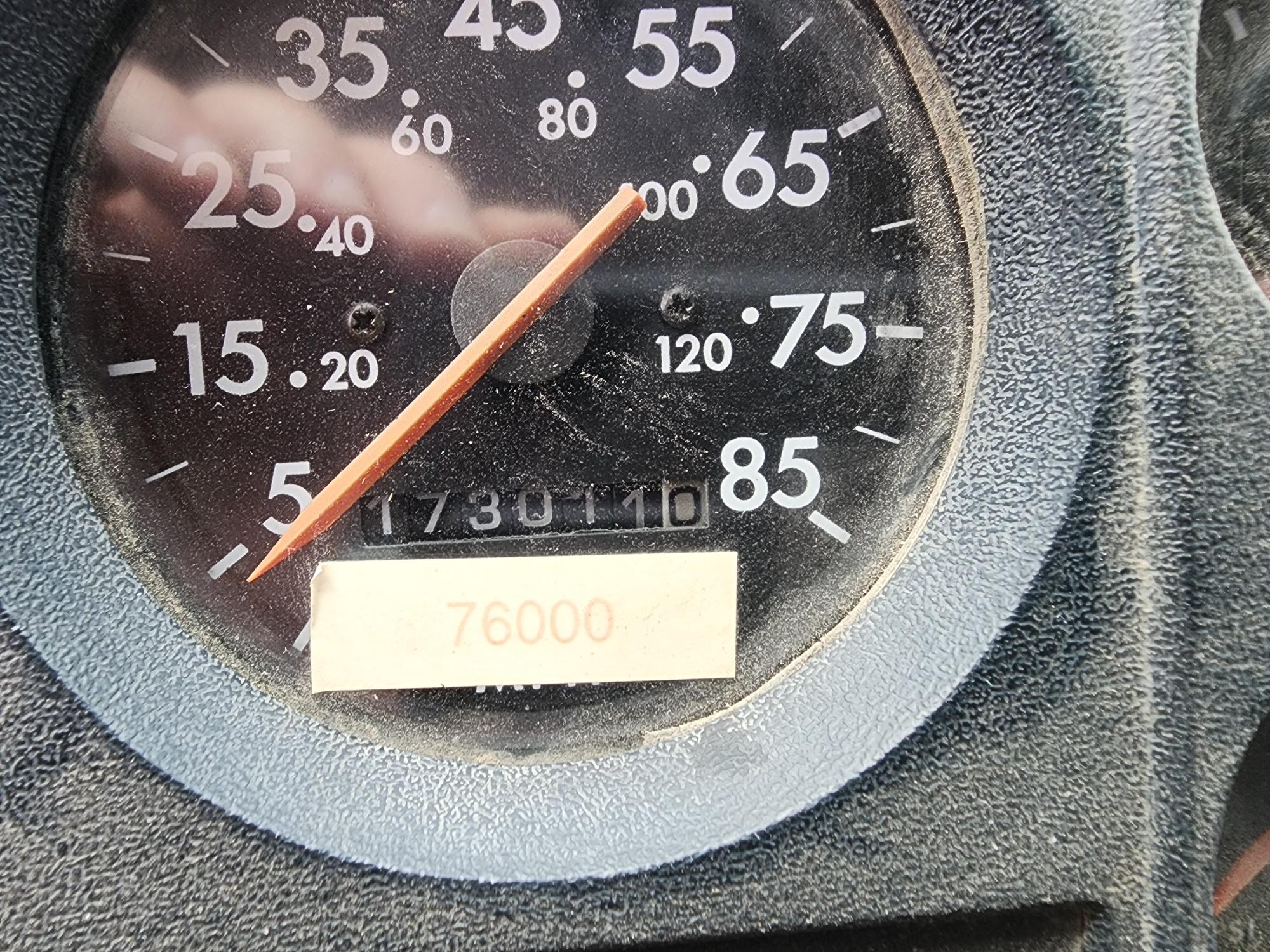 1999 FREIGHTLINER FL70 - Image 9