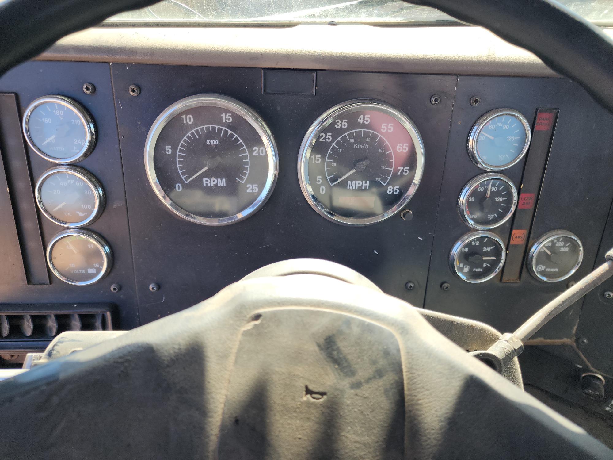 1998 INTERNATIONAL 9100 6x4 Day Cab - Image 7