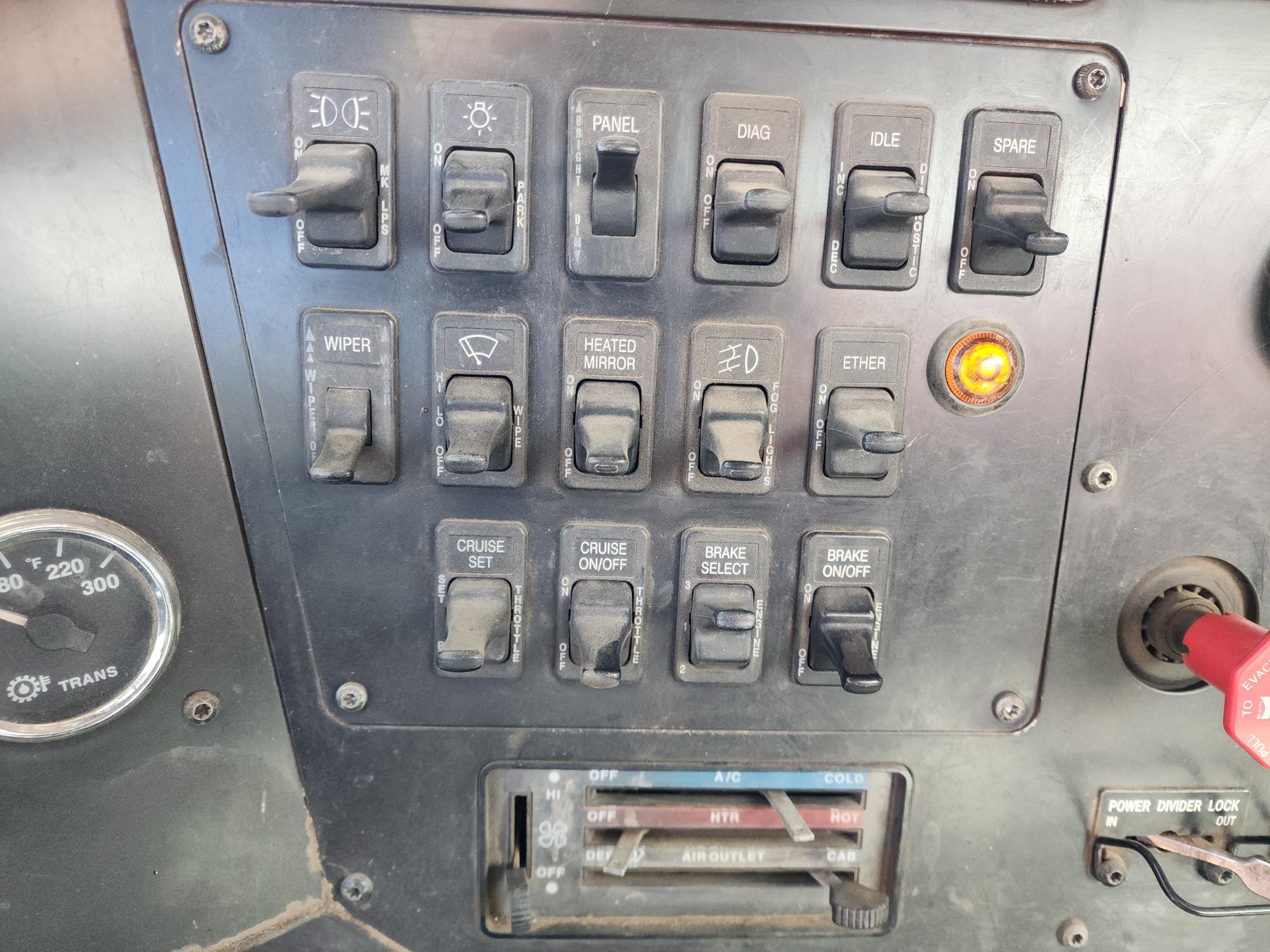 1998 INTERNATIONAL 9100 6x4 Day Cab - view 8 of 38