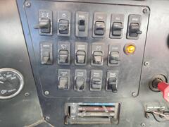 1998 INTERNATIONAL 9100 6x4 Day Cab - Image 8