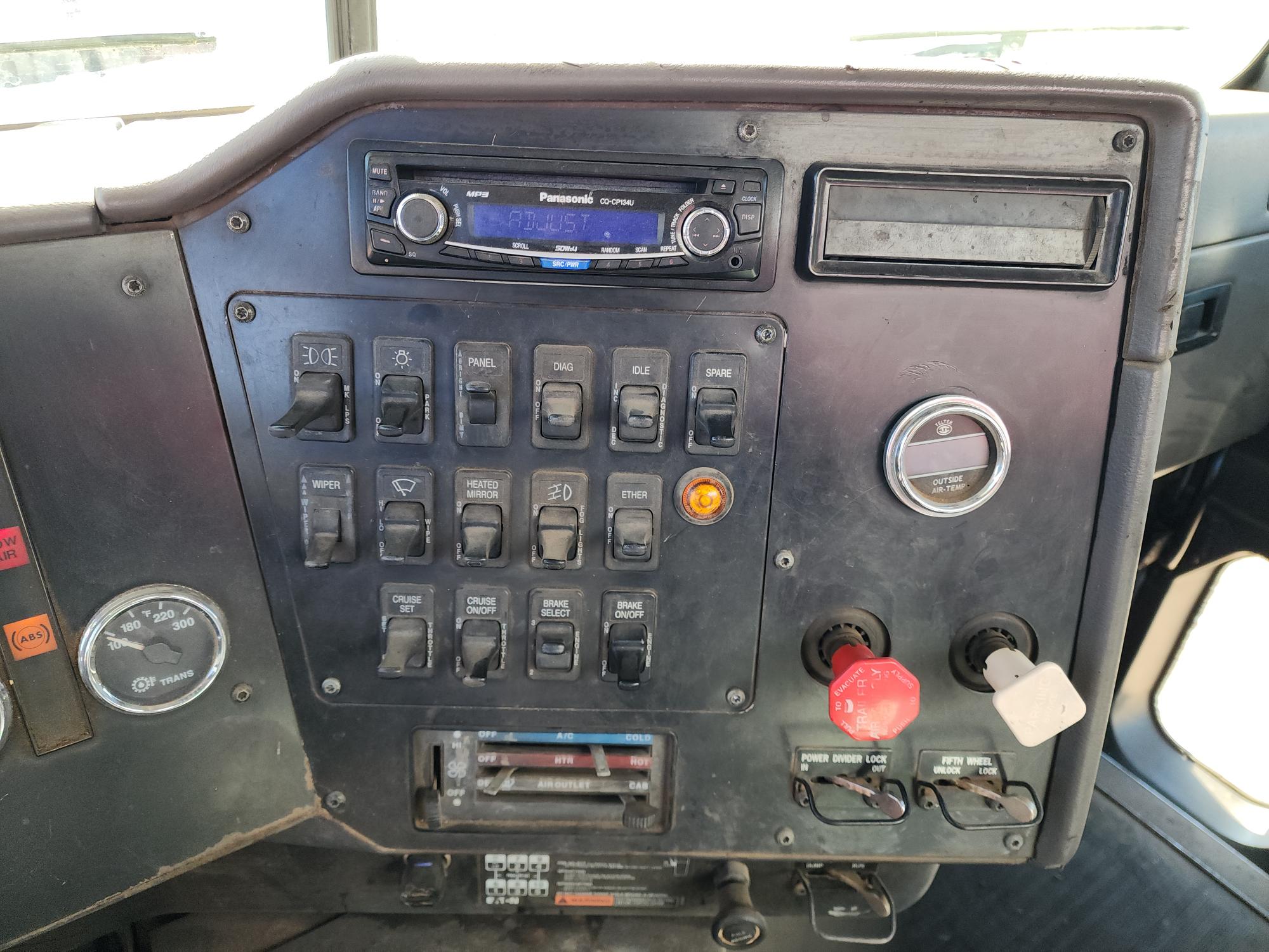 1998 INTERNATIONAL 9100 6x4 Day Cab - view 9 of 38