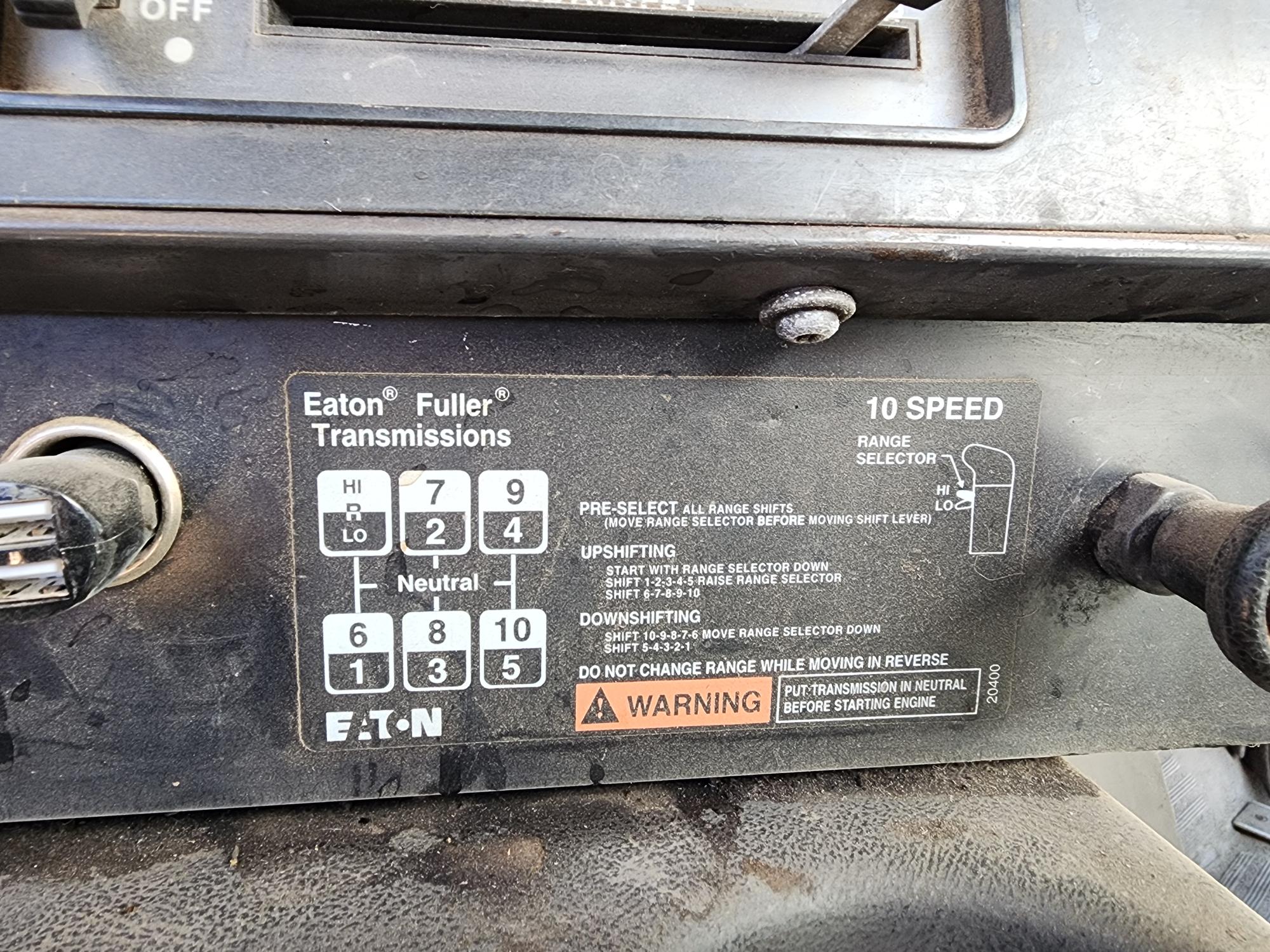 1998 INTERNATIONAL 9100 6x4 Day Cab - Image 10