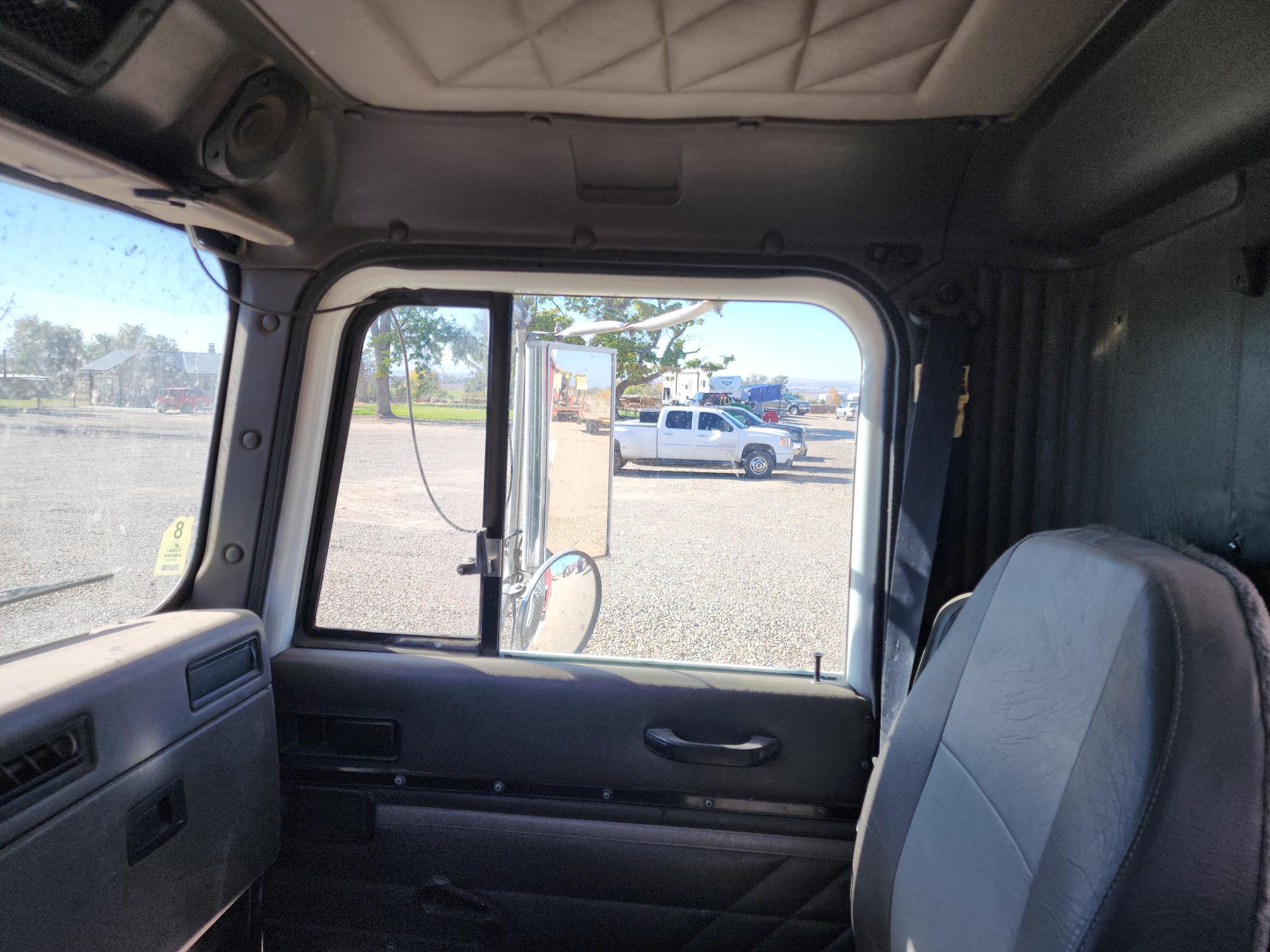 1998 INTERNATIONAL 9100 6x4 Day Cab - view 14 of 38