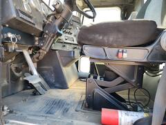 1998 INTERNATIONAL 9100 6x4 Day Cab - Image 16