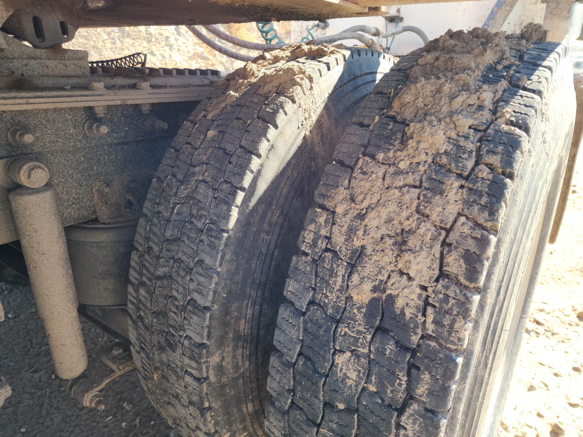 1998 INTERNATIONAL 9100 6x4 Day Cab - Image 23