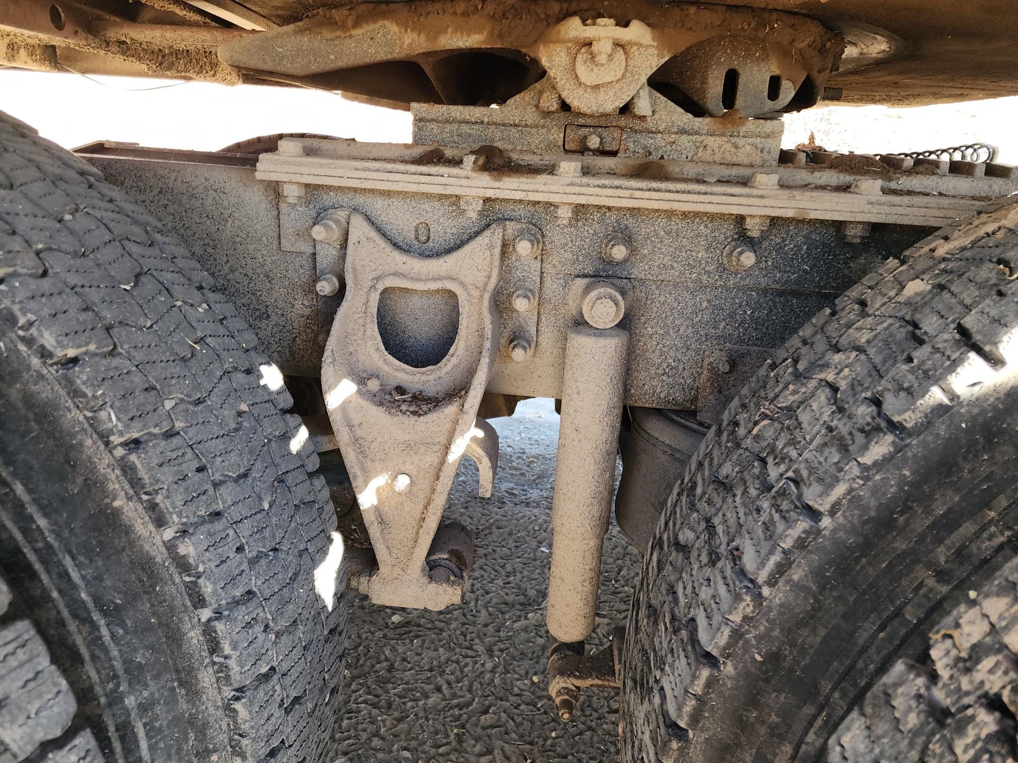 1998 INTERNATIONAL 9100 6x4 Day Cab - Image 29