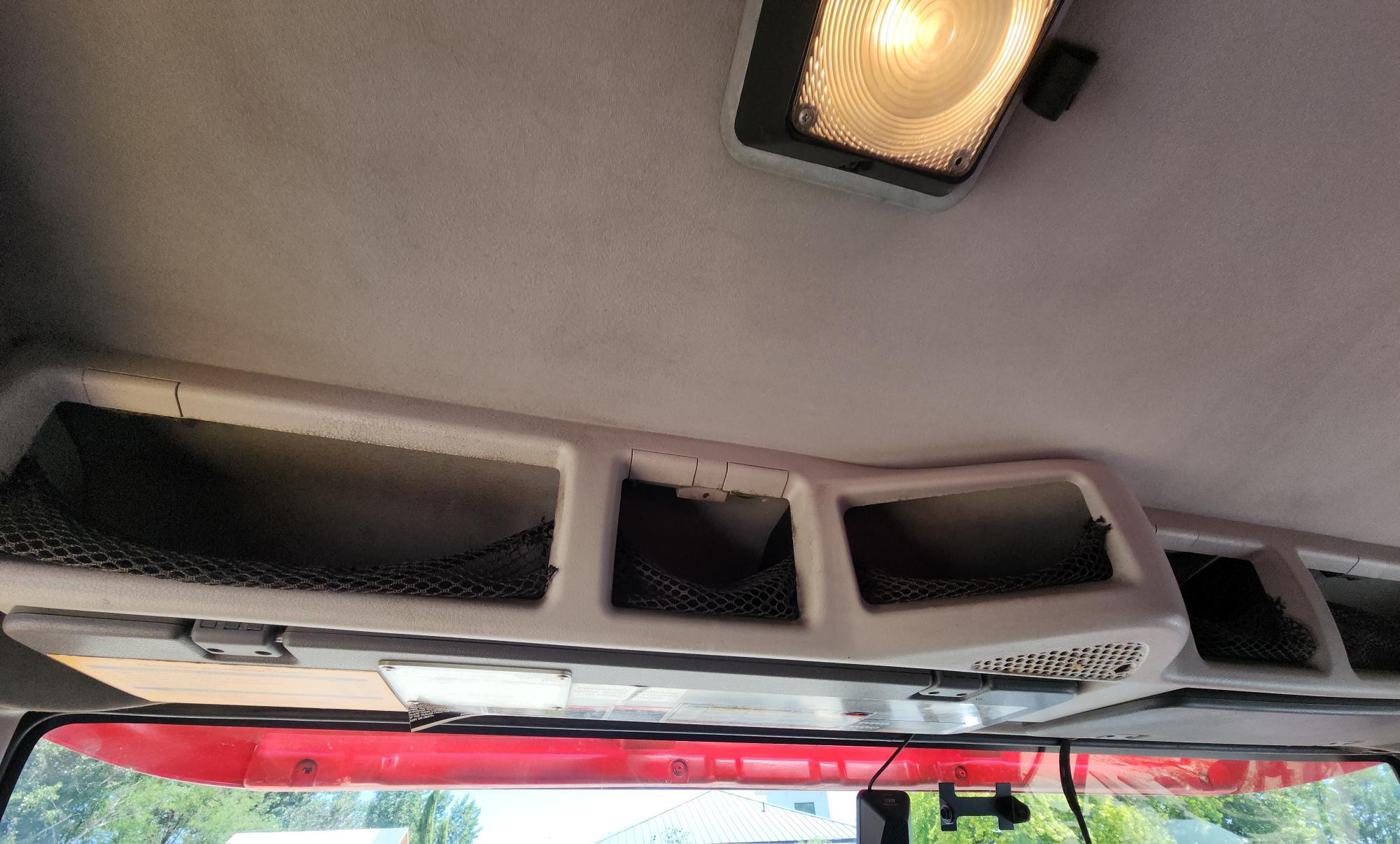 2008 VOLVO VNM D13 4x2 - Image 16