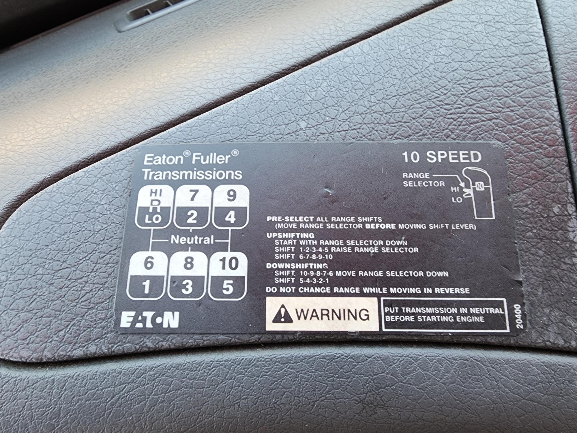 2008 VOLVO VNM D13 4x2 - Image 20