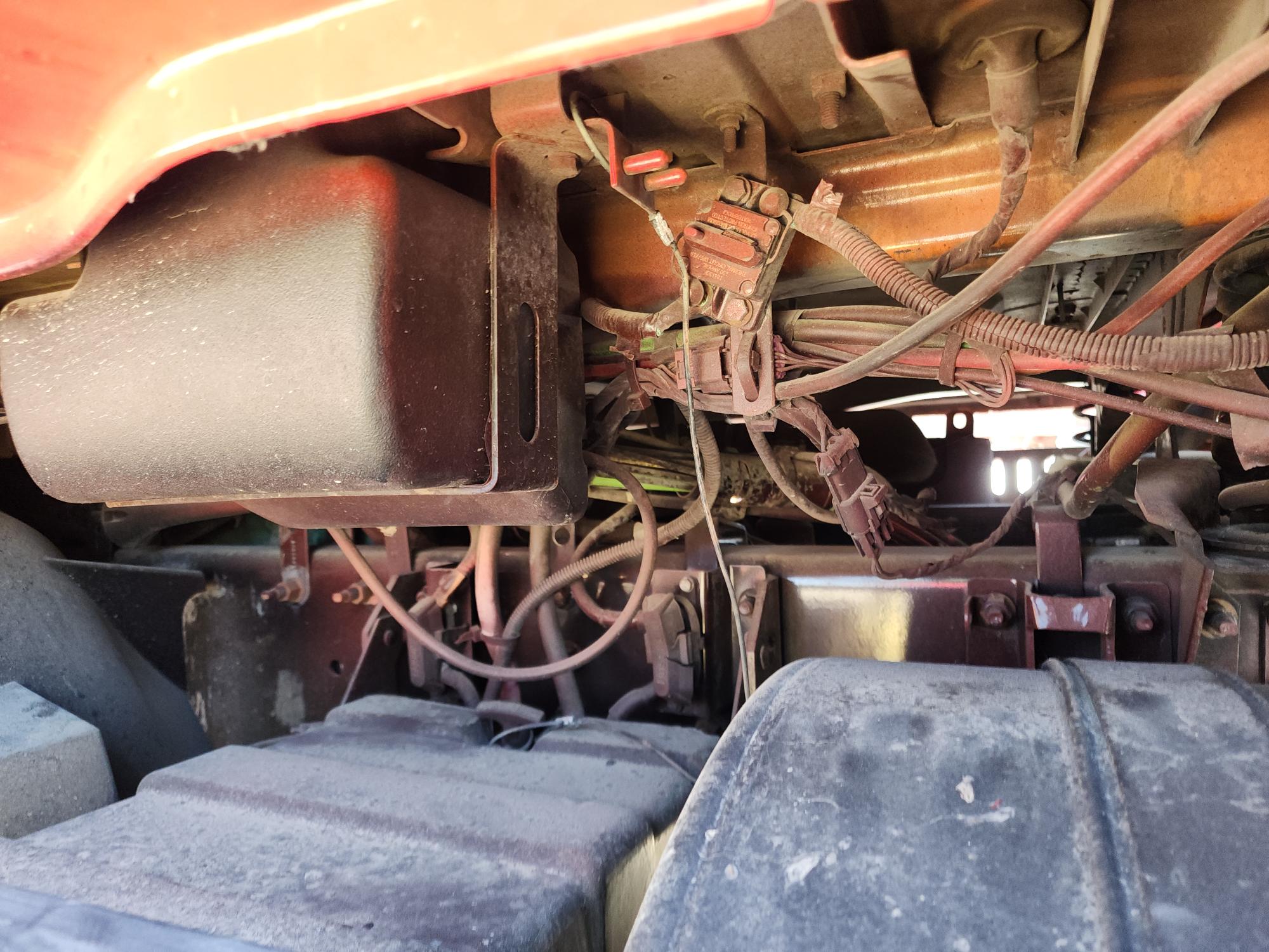 2008 VOLVO VNM D13 4x2 - Image 23