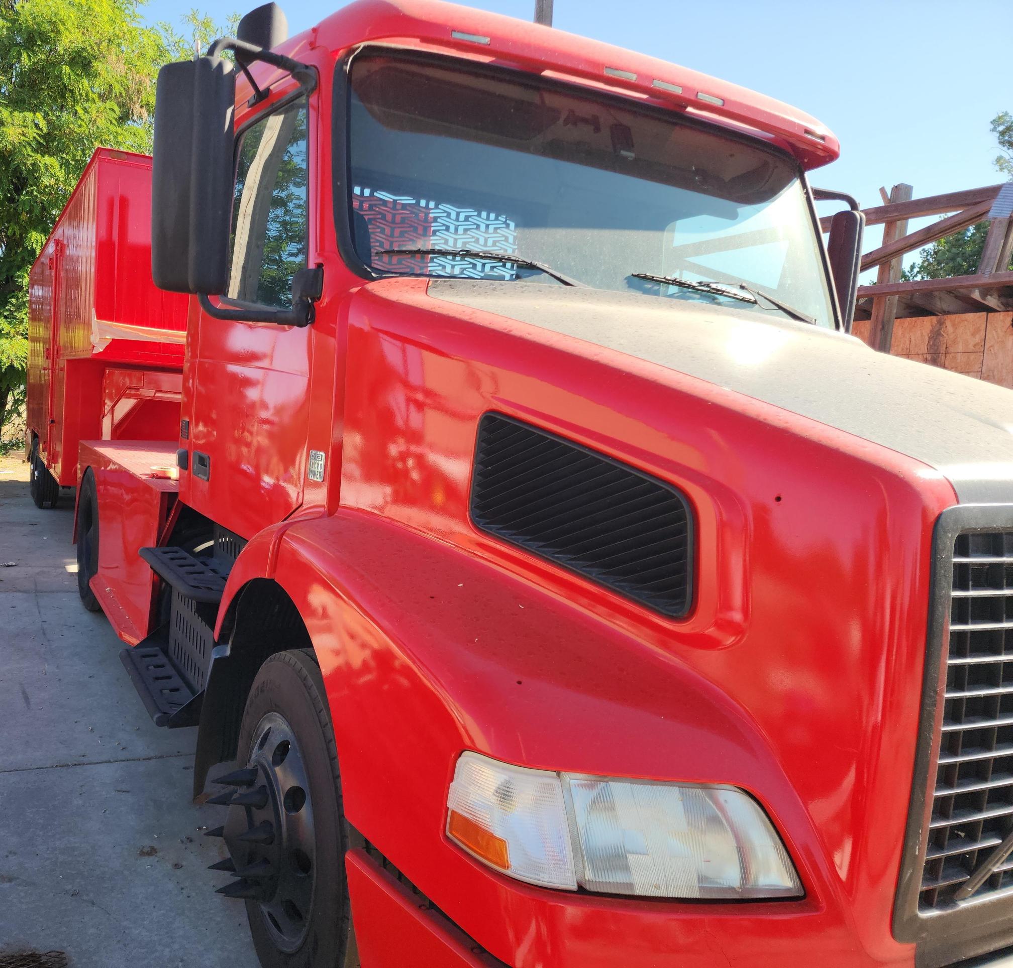 2008 VOLVO VNM D13 4x2 - Image 5