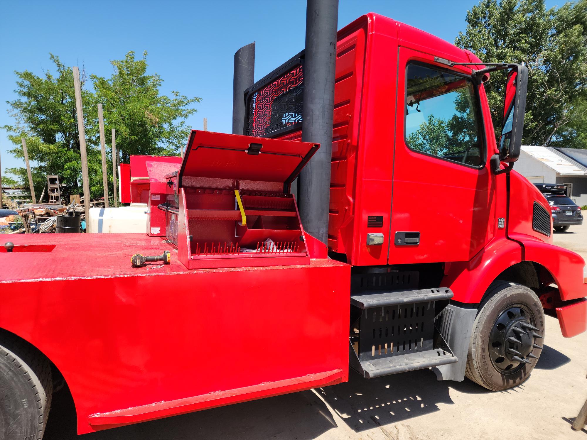 2008 VOLVO VNM D13 4x2 - Image 8