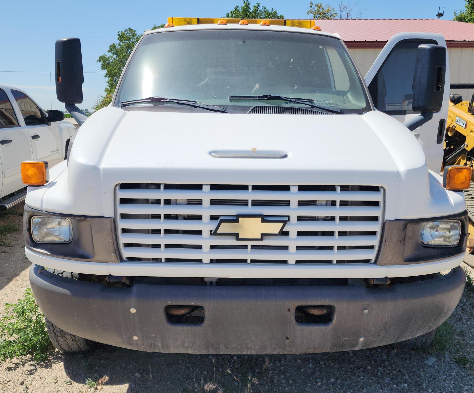 2009 CHEVROLET KODIAK C5500 Service Truck - view 3 of 41