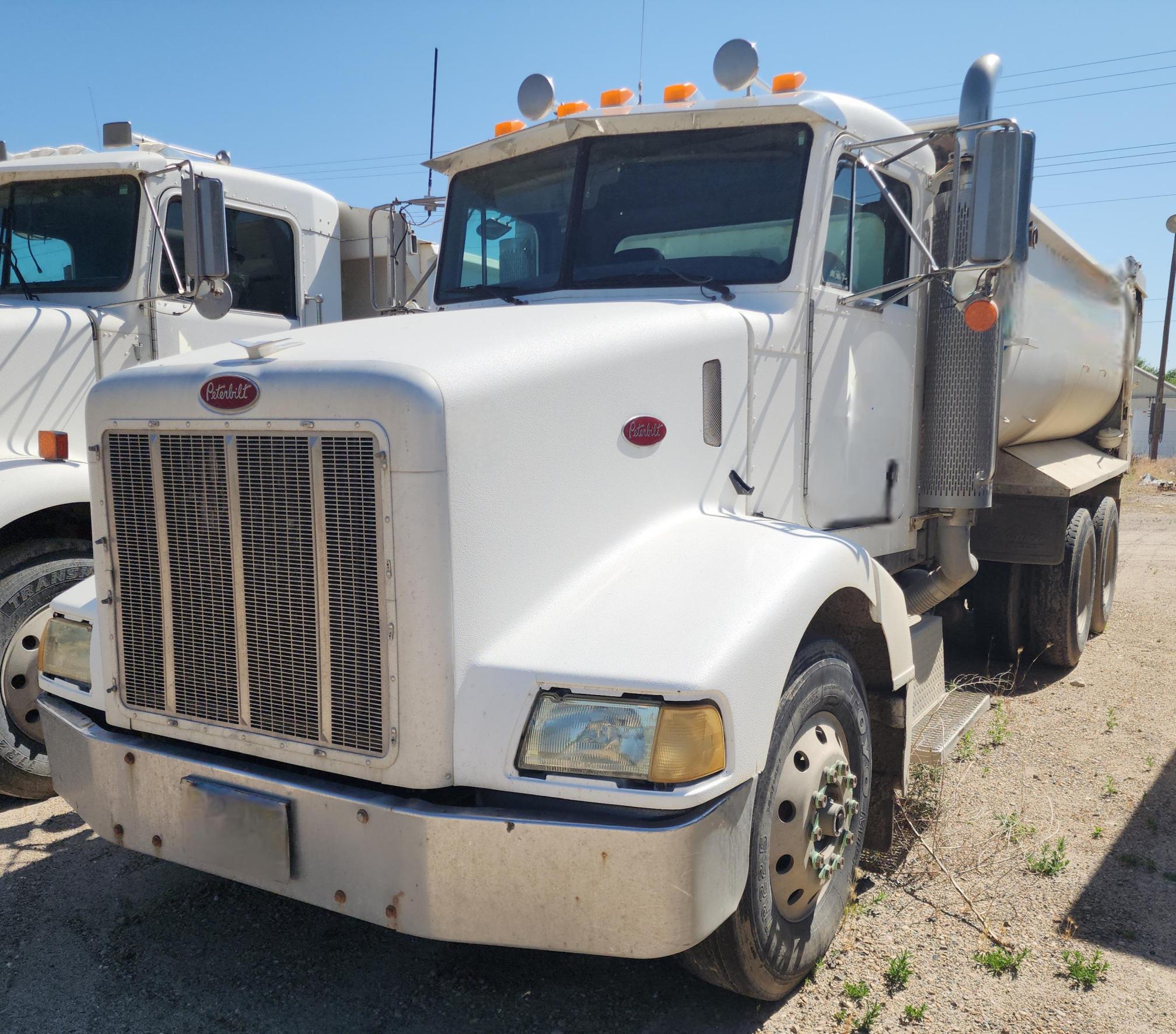 2004 PETERBILT 385 Transfer Dump - Image 2