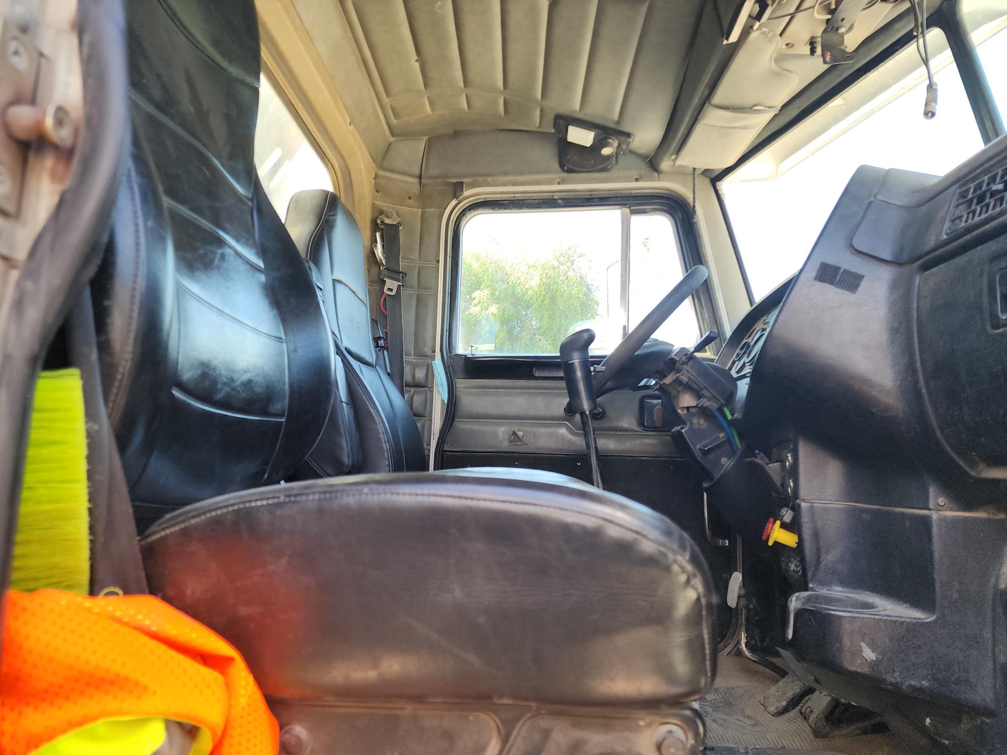 2004 PETERBILT 385 Transfer Dump - view 19 of 40