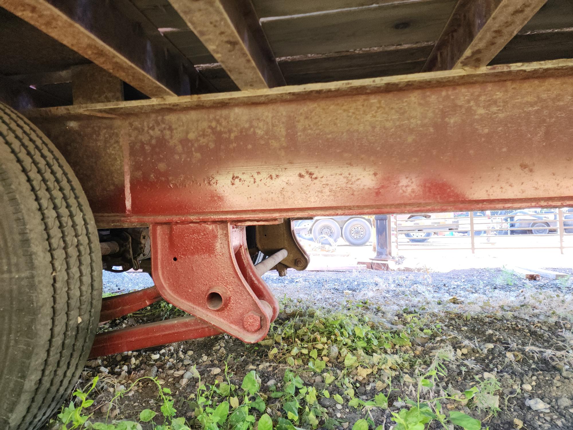 1999 TRAIL KING TK40LP-2400 Tilt Deck - view 7 of 8