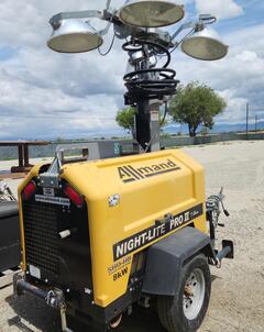 2017 ALLMAND BROS Portable Night-Lit Pro II V Genset - Image 2