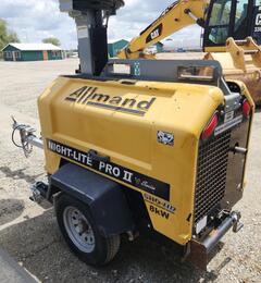 2017 ALLMAND BROS Portable Night-Lit Pro II V Genset - Image 3