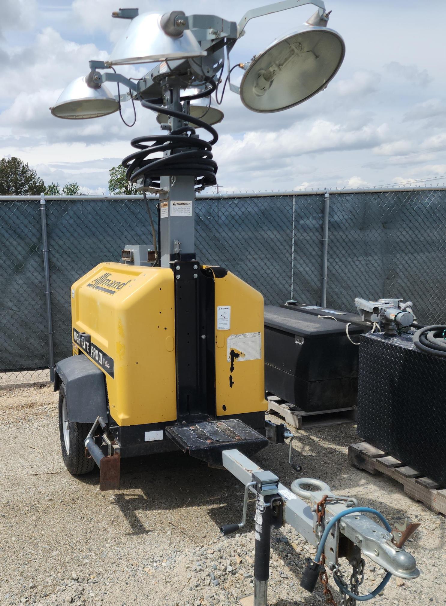 2017 ALLMAND BROS Portable Night-Lit Pro II V Genset - Image 4