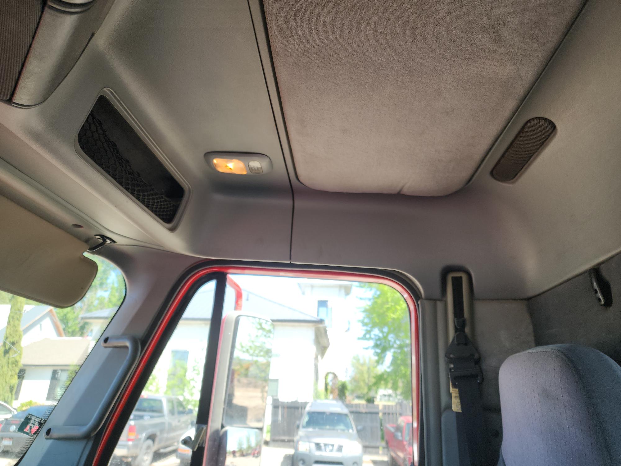 1999 FREIGHTLINER FL110 - view 14 of 44