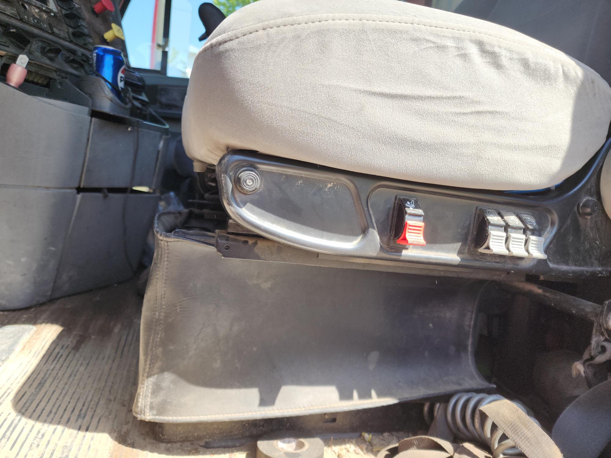 1999 FREIGHTLINER FL110 - view 16 of 44