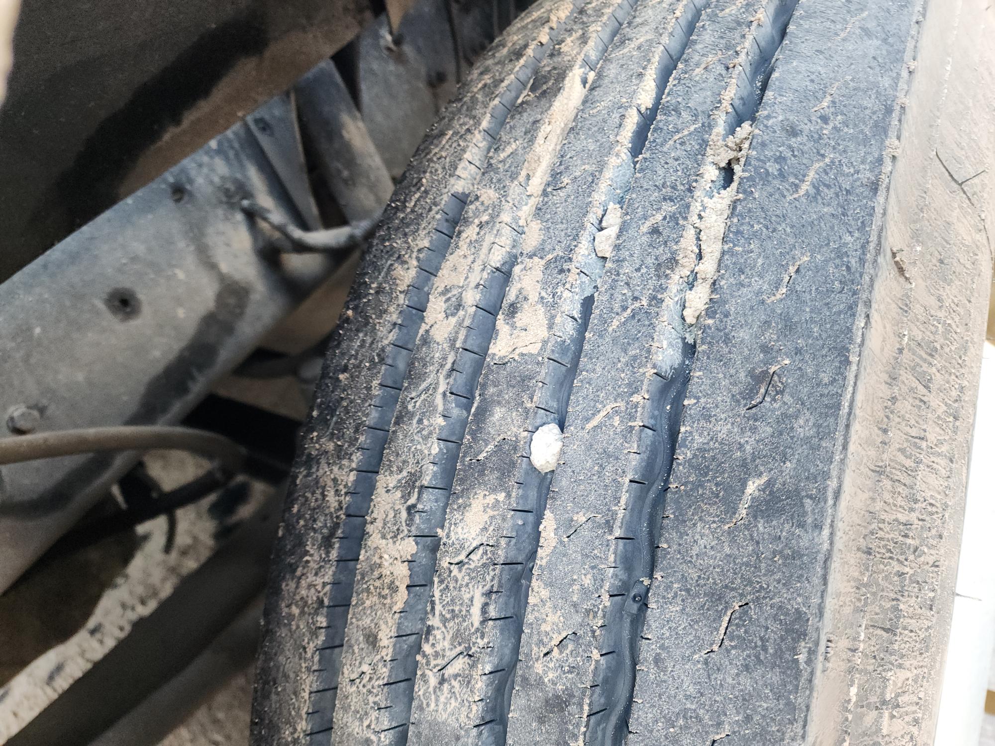 1999 FREIGHTLINER FL110 - Image 44