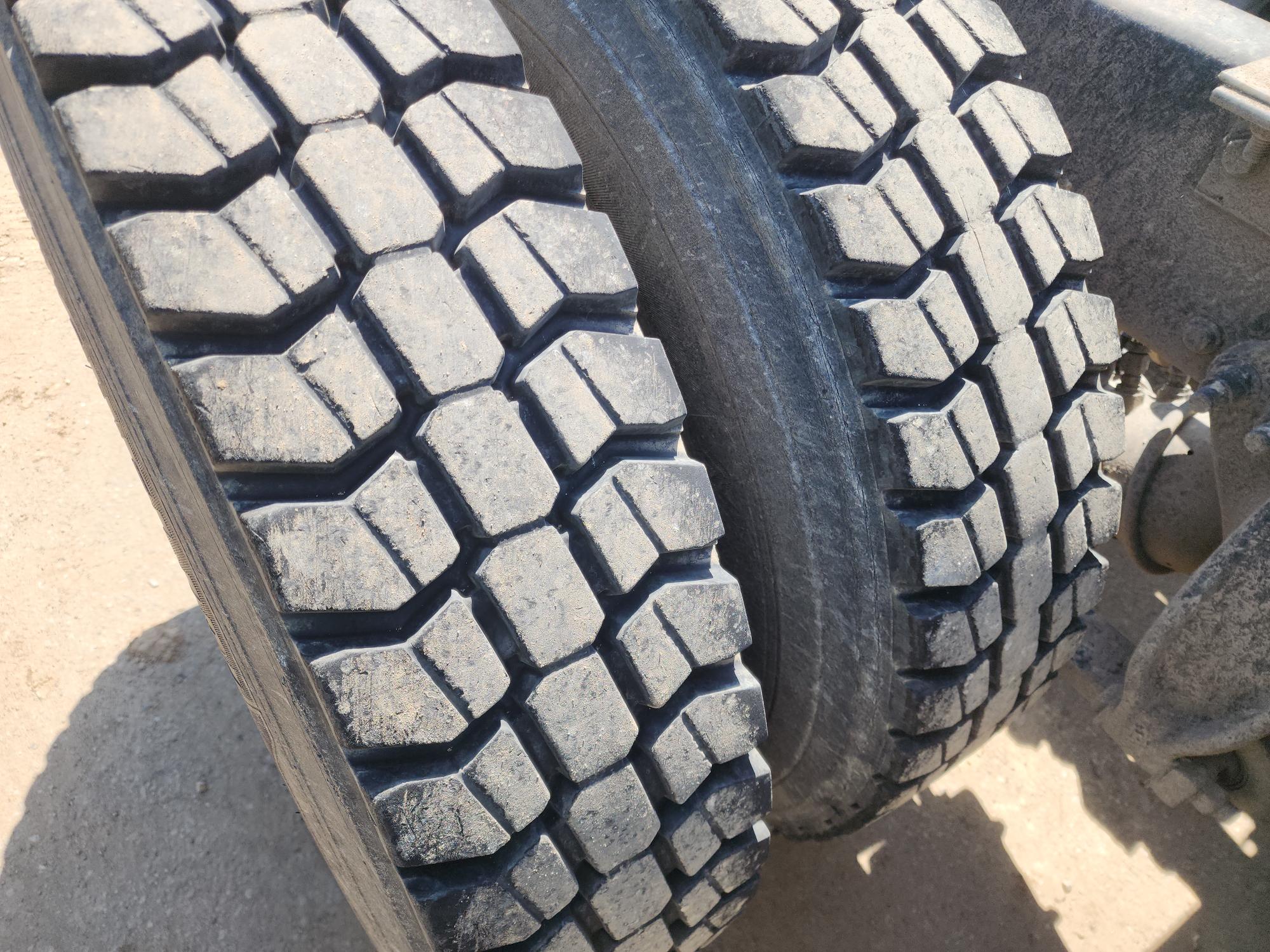 1999 FREIGHTLINER FL110 - Image 21