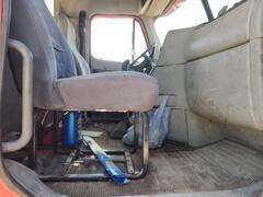 1999 FREIGHTLINER FL110 - Image 31