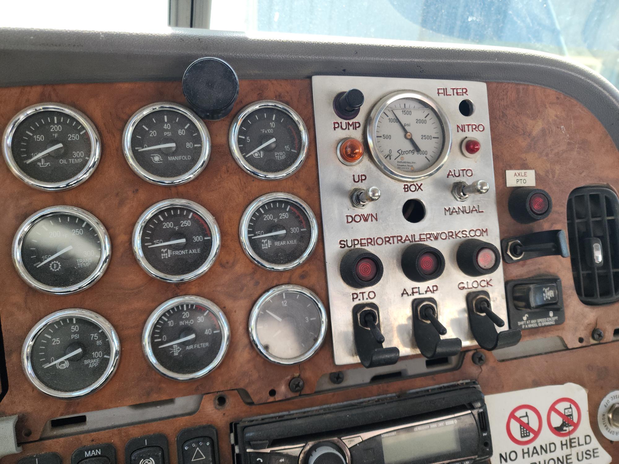 2007 PETERBILT 379 Super Dump HD - view 12 of 33