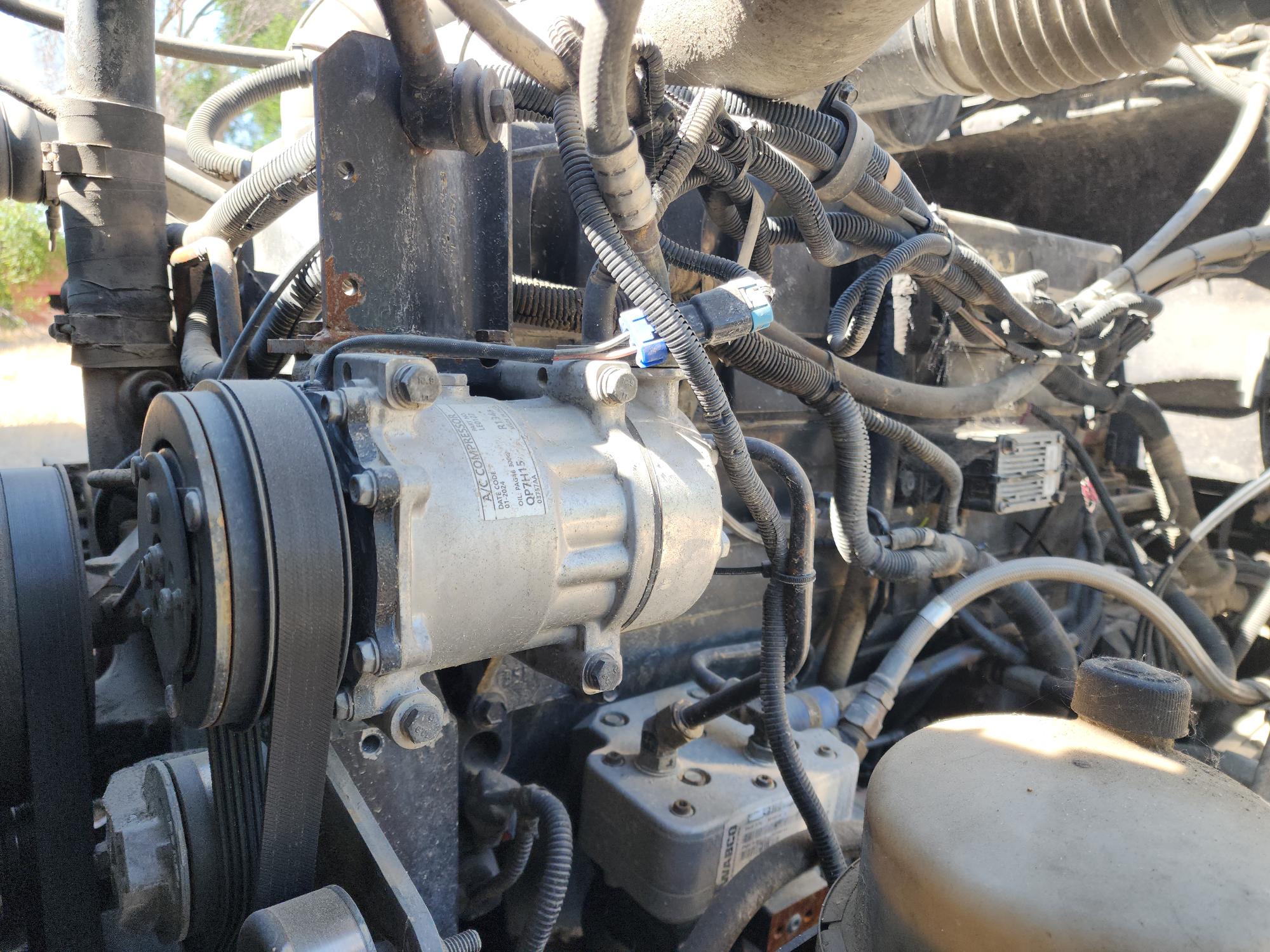 2007 PETERBILT 379 Super Dump HD - Image 24