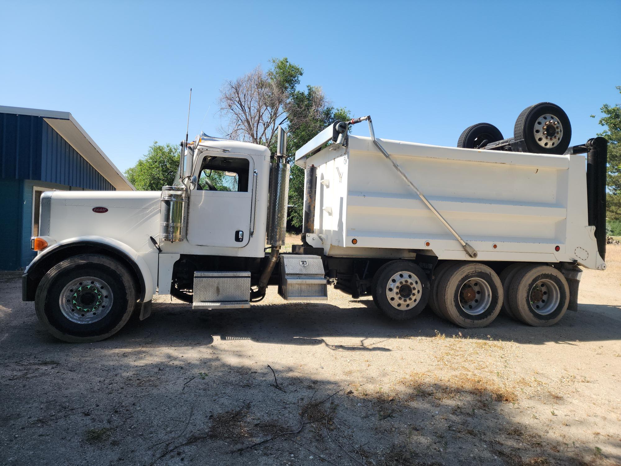 2007 PETERBILT 379 Super Dump HD - Image 2