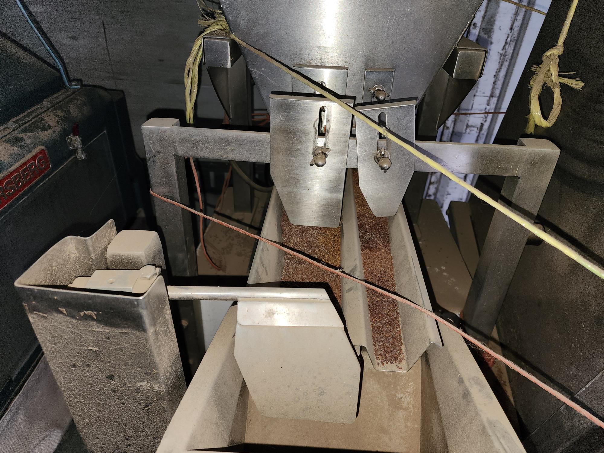 2004 WEIGHPACK PAXIOM AEF-1 Vibratory Scale