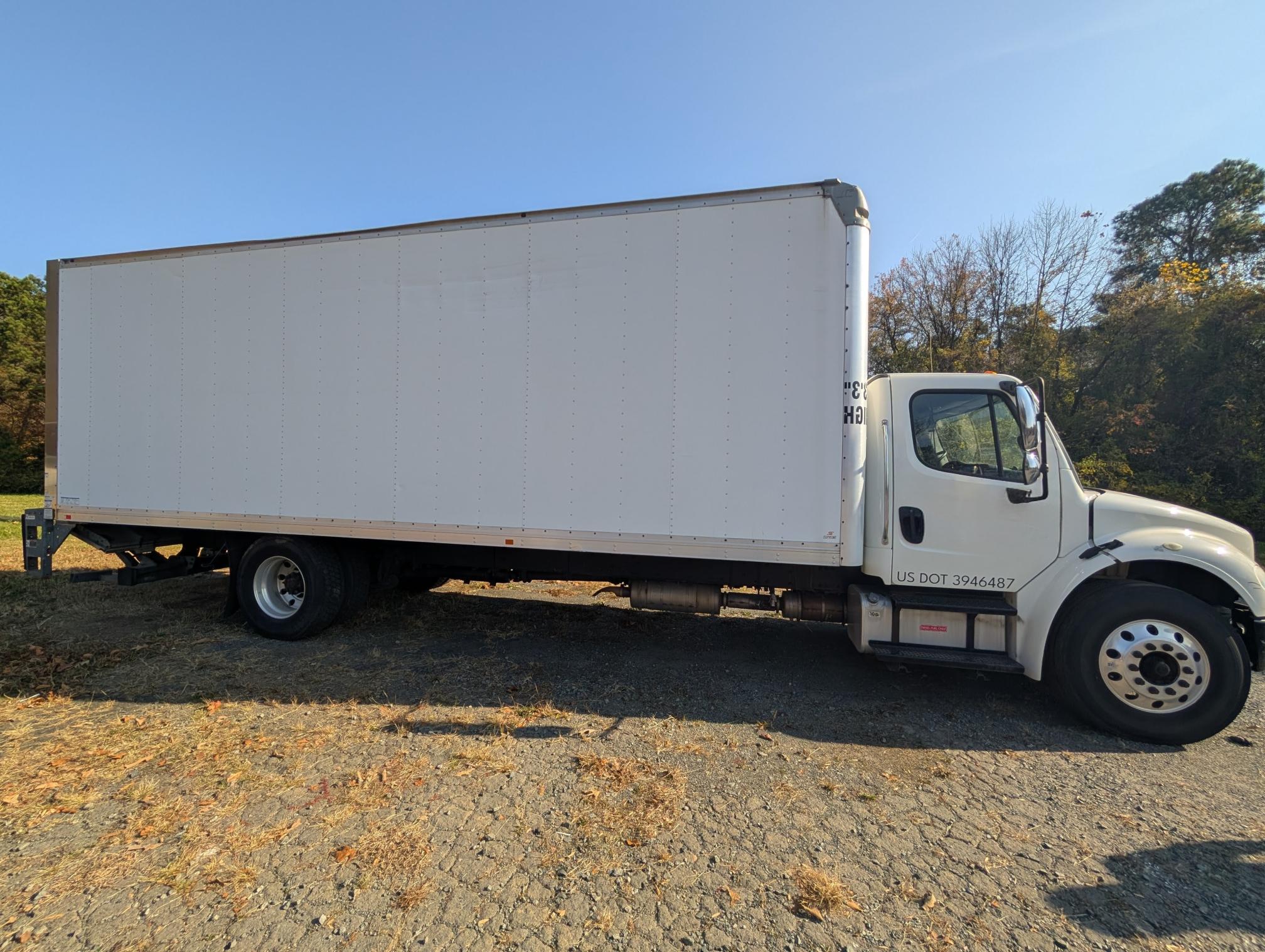 2017 FREIGHTLINER M2 106 - view 2 of 49