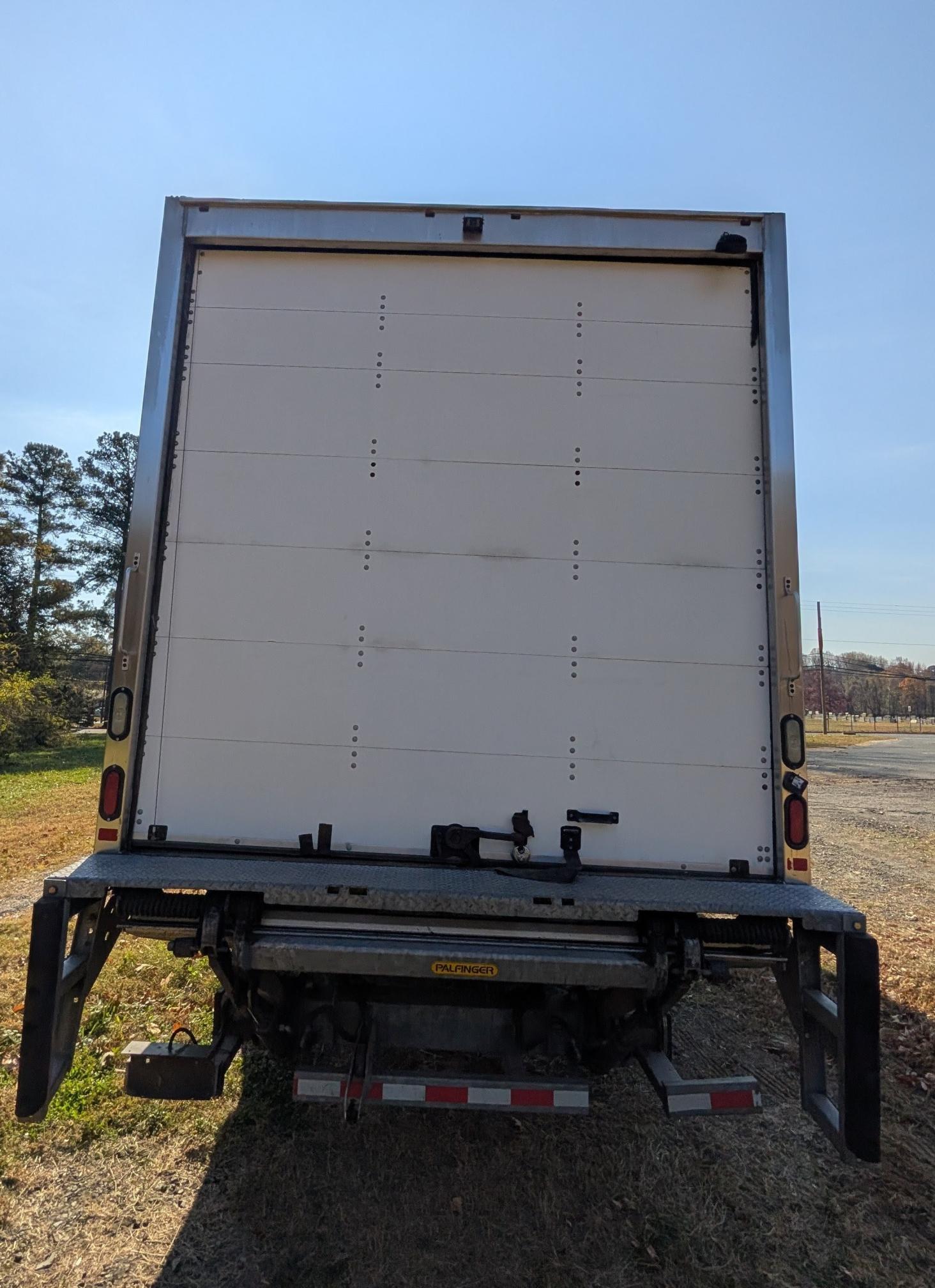 2017 FREIGHTLINER M2 106 - Image 6