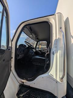 2017 FREIGHTLINER M2 106 - Image 11